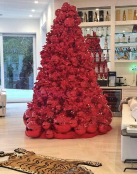 Der rote Tannenbaum von Tyga