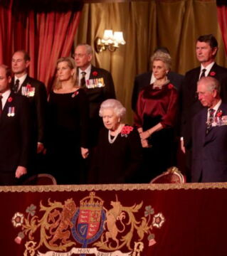 Doch die Devise, nach der die Königin lebt, lässt auch wenig Platz für Emotionen: