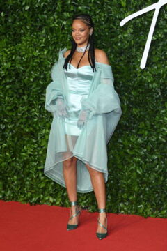 Rihanna in ihrem Mintgrünen-Outfit