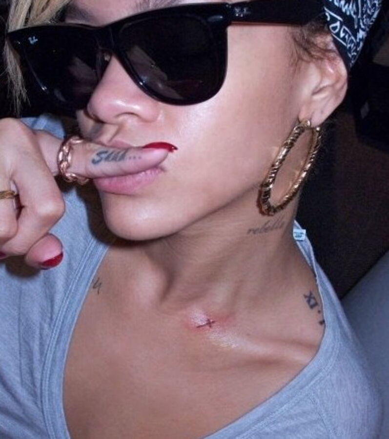 Das sind die Tattoos von Rihanna