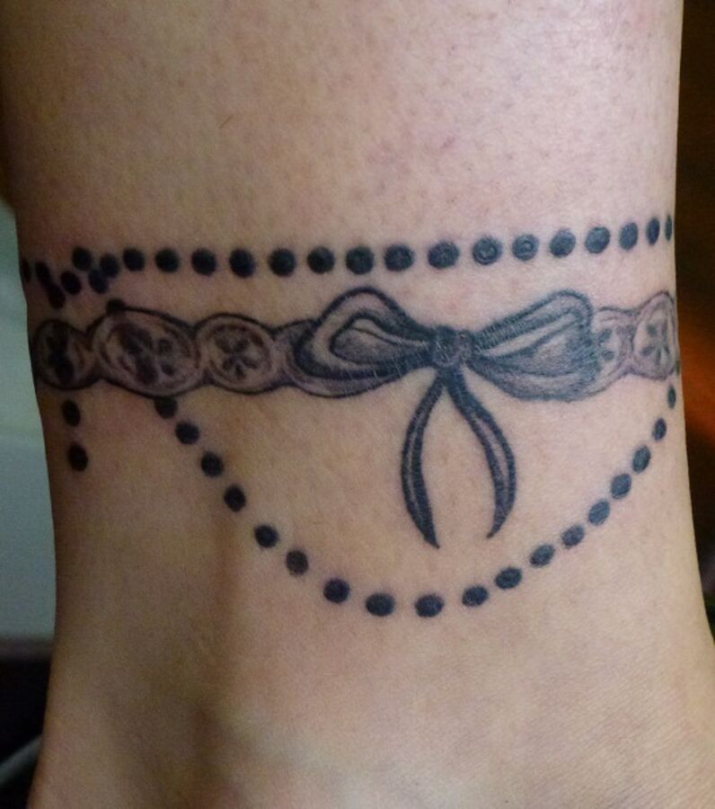 SchleifenTattoo 20 süße und feminine TattooIdeen