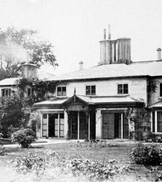 Der Weg, der von Schloss Windsor zum Frogmore Cottage führt, wird von “Reisenden“ mit 15 Fahrzeugen und fünf Wohnwagen eingenommen.