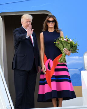 Sie hat eine ältere Schwester