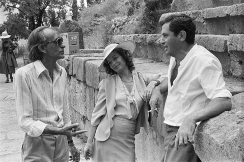 Romy Schneider im fließenden Kostüm