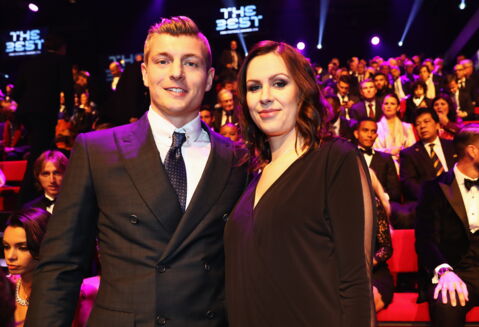 Die Tierliebhaberin adoptierte Pferde