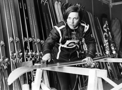 1968 ist sie bei den Olympischen Winterspielen in Grenoble mit am Start.