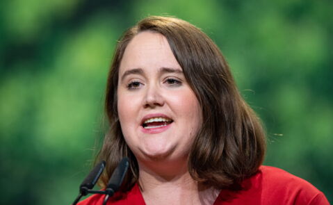 Ricarda Lang wuchs bei ihrer Mutter auf