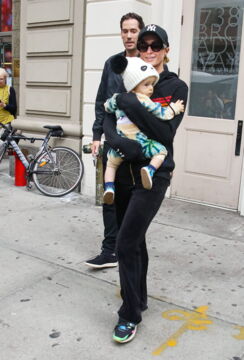 Paris Hilton & Carter Reum