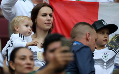 Sie scheut auch vor einen öffentlichen Liebeserklärung nicht zurück