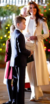 Prinz George in langen Hosen