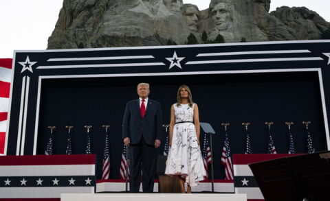 2020: Ein abstraktes Kleid