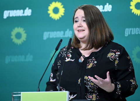 Bei der Mutterpartei machte sie schon früh Karriere