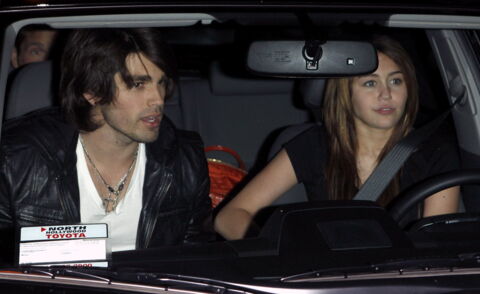 Ungewöhnliche Beziehungen: Diese folgenden Stars hatten erschreckend junge Dates!