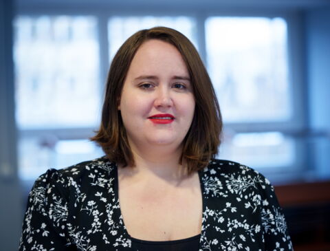 Sie ist eine Leseratte