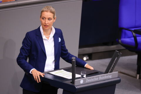 Sie ist eines von drei Kindern