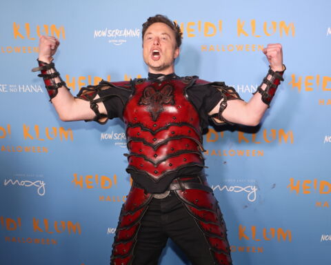 Elon Musk bei Klums Halloween-Party 2022