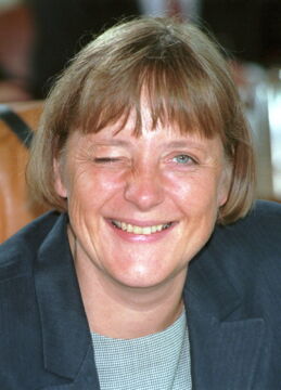 Schlaue Frau! Ihr Abi schließt sie mit 1,0 ab und studiert danach Physik in Leipzig