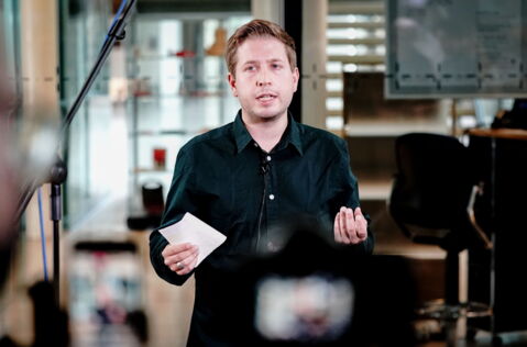 Er hat keinen Universitätsabschluss