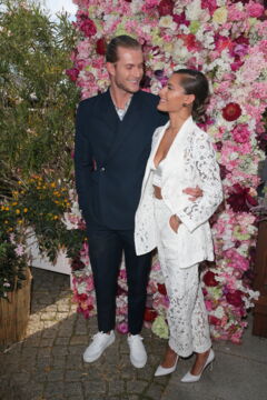 Er ist vier Jahre jünger!