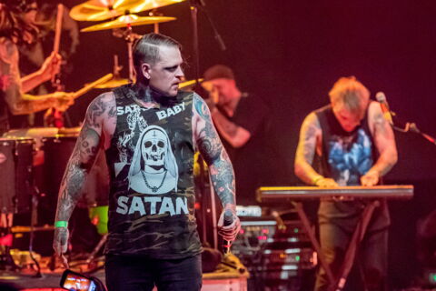 Er ist 14 Jahre älter