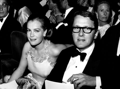 Romy Schneider im weißen Abendkleid