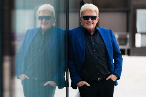 Er leidet an einer Krankheit