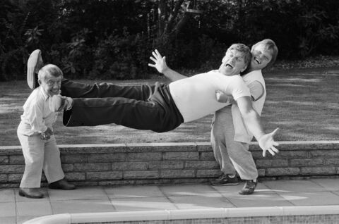 Jack Purvis (ganz rechts)