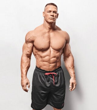 John Cena - L'ancien catcheur converti au cinéma est aujourd'hui bodybuildé comme jamais.