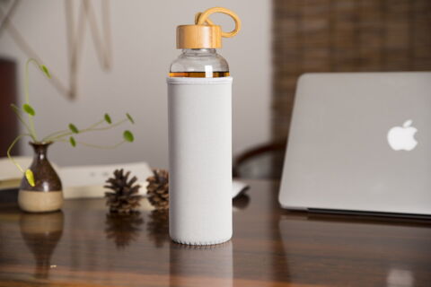 Très design, cette gourde coûte entre 14,99 et 23,99 euros.