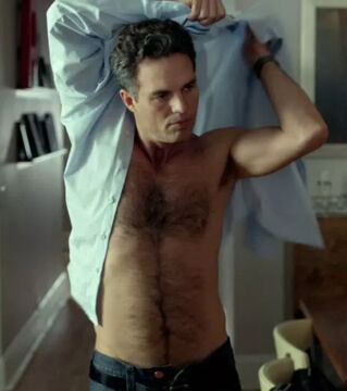 BONUS : On a quand même mis Mark Ruffalo, l'actuel (bon) acteur de Hulk dans les Avengers. Il n'a pas la même musculature que les autres, mais il mérite quand même sa place.