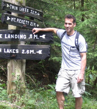 Depuis sa retraite en 1991, il est devenu avocat et a écrit de nombreux livres, laissant de côté son passé de sportif.