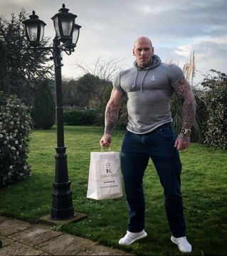 Martyn Ford est le Hulk de la Grande-Bretagne. En plus il est déjà acteur.