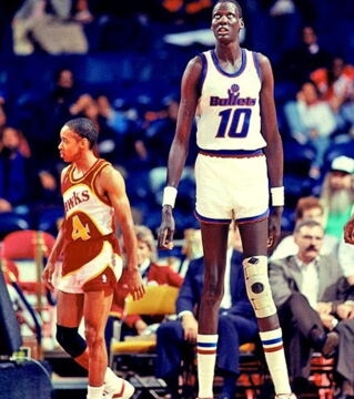Manute Bol - Basketteur professionnel