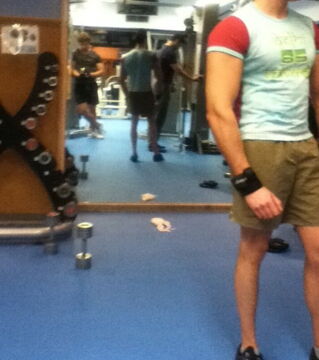 Une autre photo en salle qu'il aurait dû garder pour lui