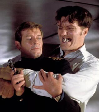 Requin (Richard Kiel) dans plusieurs James Bond de l'époque Roger Moore