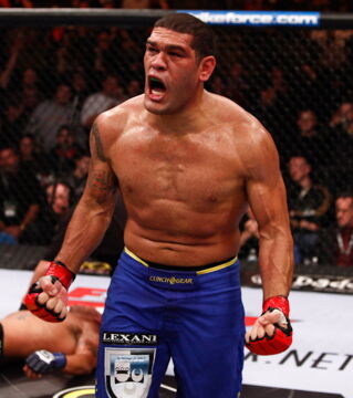 10 - Antonio 'Bigfoot' Silva, 1m93 pour 119 kg