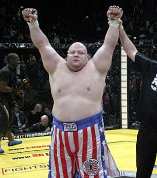 2 - Eric 'Butterbean' Esch, 1m80 pour 193 kg