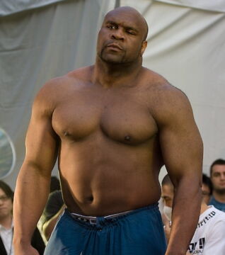 5 - Bob Sapp, 2 mètre pour 159 kg