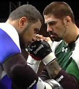 7 - Le Brutal Arm Wrestling