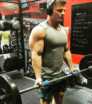 Steve Cook. Snapchat : stevecookhealth