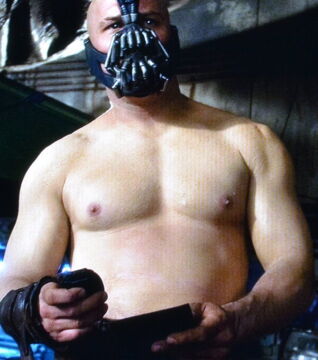 Et voici Tom Hardy dans le rôle de Bane dans 'The Dark Knight Rises', pour lequel il a dû prendre 15kg de muscle. Impressionnant