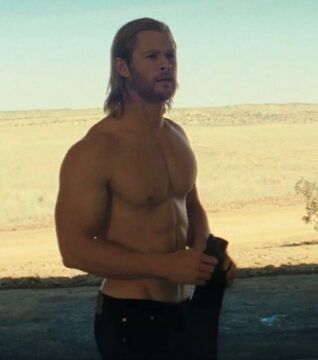 Pour 'Thor', Chris Hemsworth s'est entraîné pendant 6 mois et a pris 10kg de muscle.