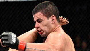 Voici pourquoi les combattants de MMA mettent du vernis à ongles avant d'entrer dans l'octogone