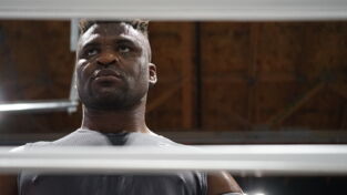 Francis Ngannou se confie sur la façon dont il gère le deuil de son fils