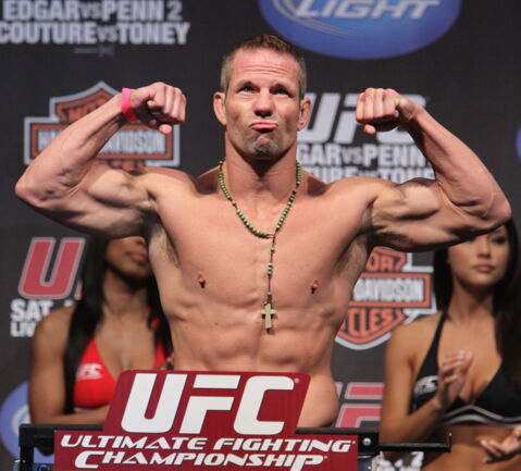 Marcus Davis (poids mi-moyens)