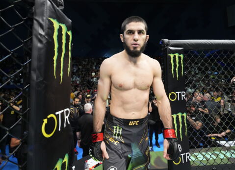 Champion poids léger : Islam Makhachev