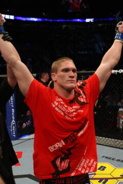 Todd Duffee vs Tim Hague : 7 secondes
